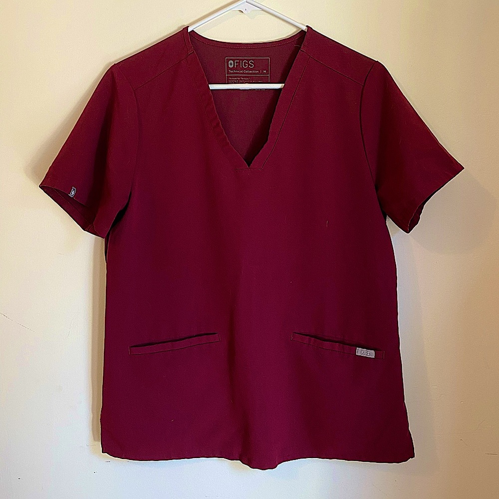 Women’s FIGS Casma 3-Pocket Scrub Top - Medium (Burgundy)